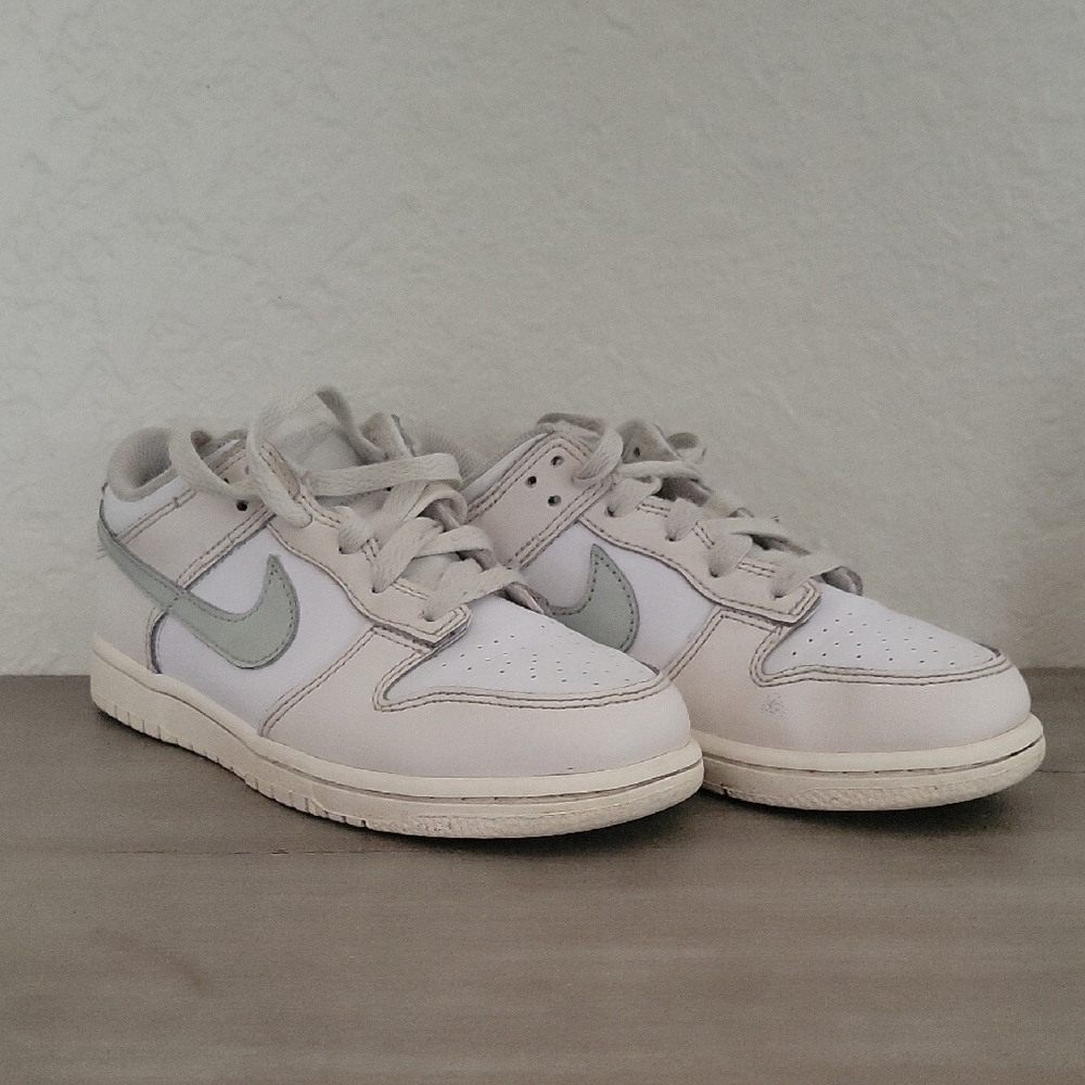 Nike Dunk Low "White/Light Silver/Phantom" Size 2
